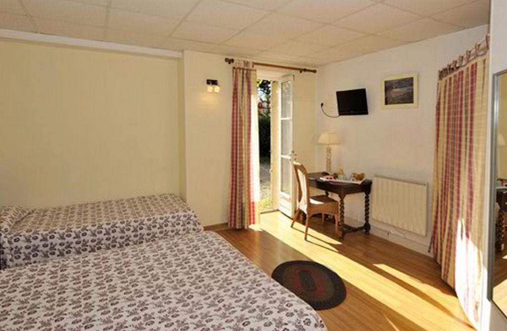 Le Compostelle Hotell Vézelay Rom bilde
